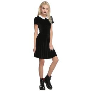Hot Topic Black Velvet Gothic Skater Dress White Peter Pan Collar‎ Size Medium